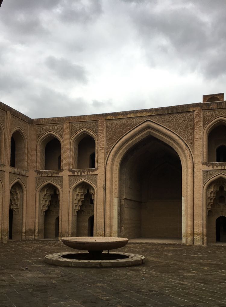 فناء القصر العباسي